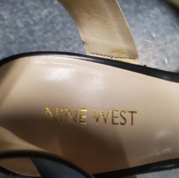 Nine west size 8.5 black wedge - Picture 5 of 7